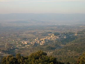 Bonnieux vom Lub�ron aus